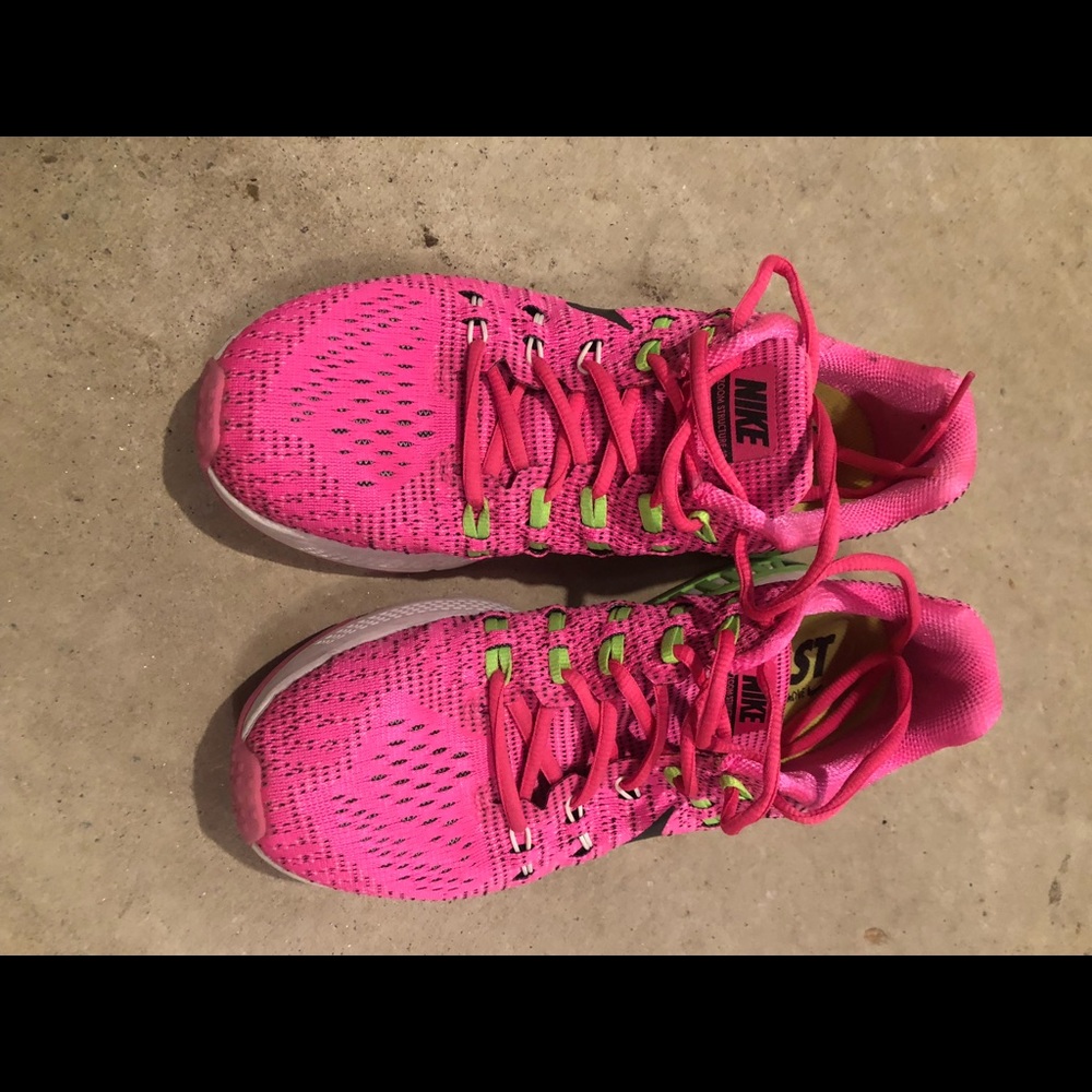 Sneakers/running shoes